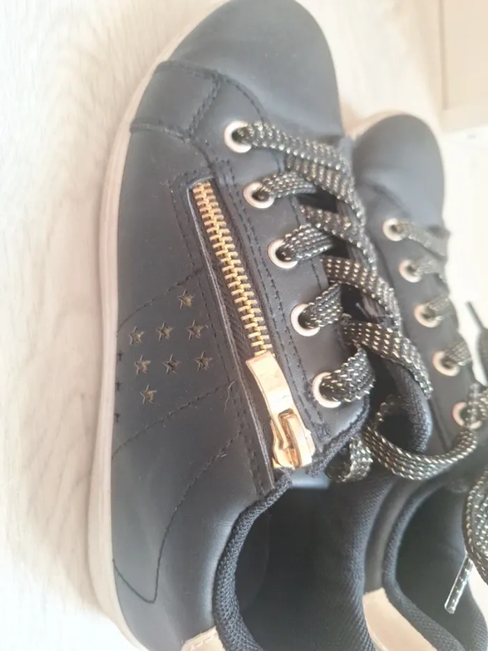 Lot de deux paires de chaussures noires pointure 34 - photo numéro 5