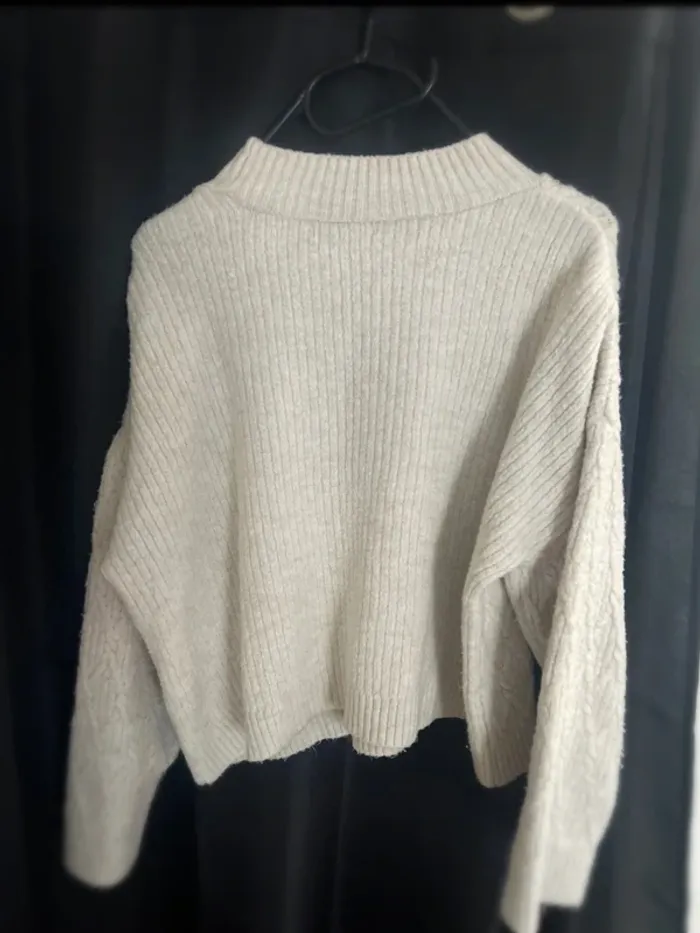 Joli pull stradivarius - taille M - photo numéro 3