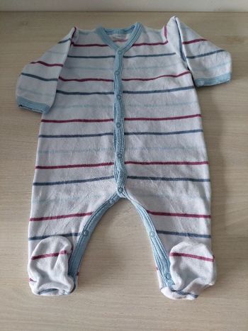 Grenouillère avec des rayures garçon 3 mois