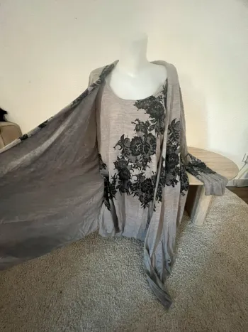 Magnifique pull lon avec gilet intégré taillissime taille 50/52💫