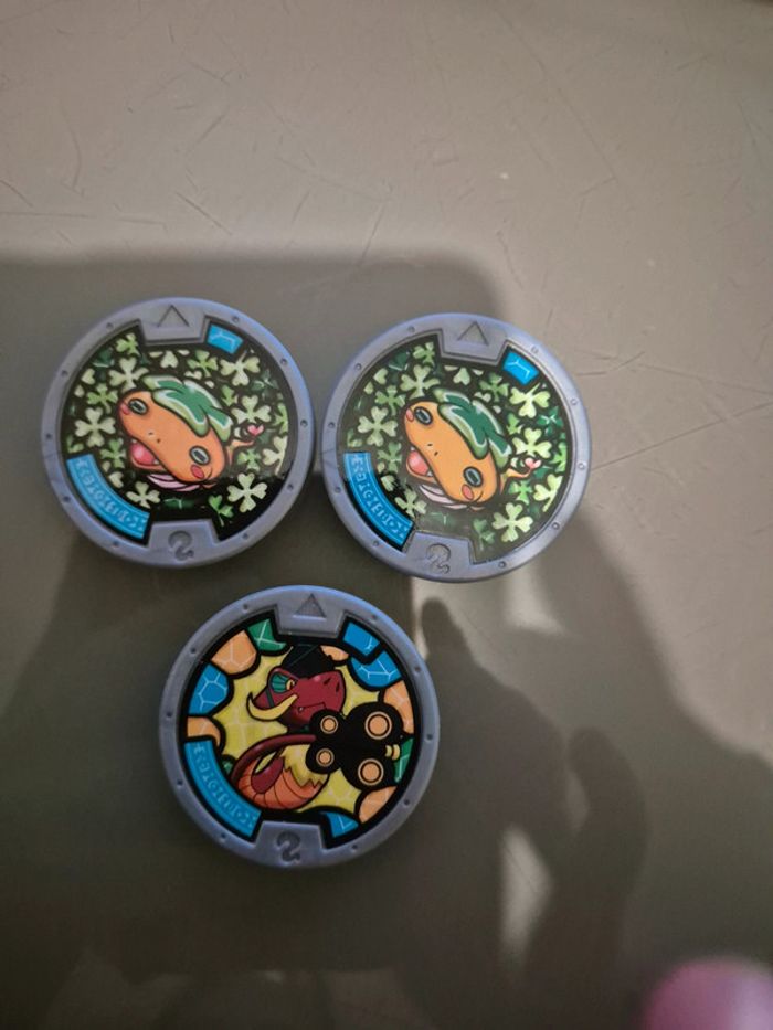 Lot 3 médaillons Yokai watch