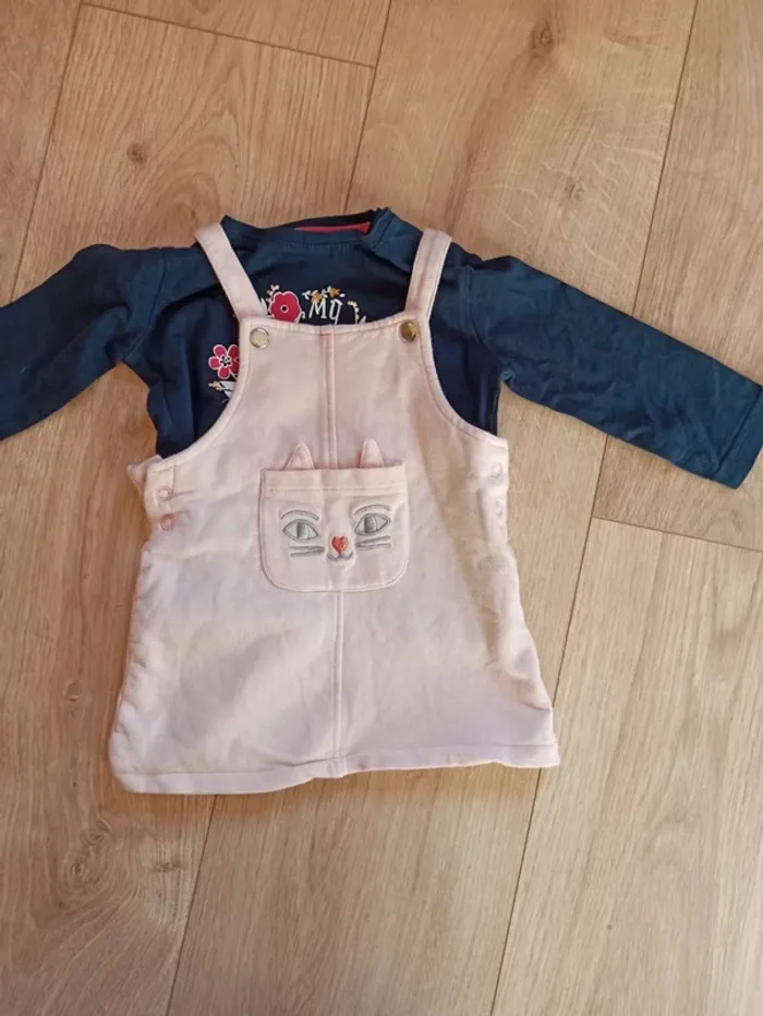 Robe et t-shirt manches longues
