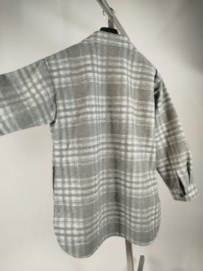 Sur chemise - veste en laine Uniqlo Chemise à carreaux grise A830 - photo numéro 2