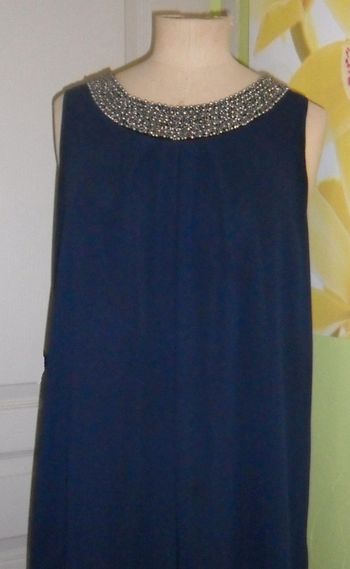 Joli robe voile marine 38/40 col perles tbe