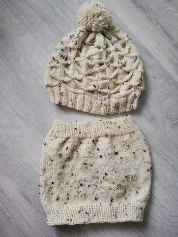 Bonnet et tour de cou.