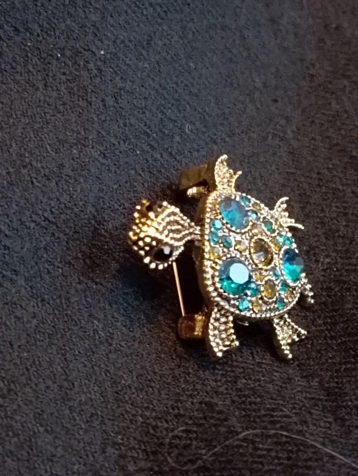 Idée cadeau 🎁: broche tortue - photo numéro 2
