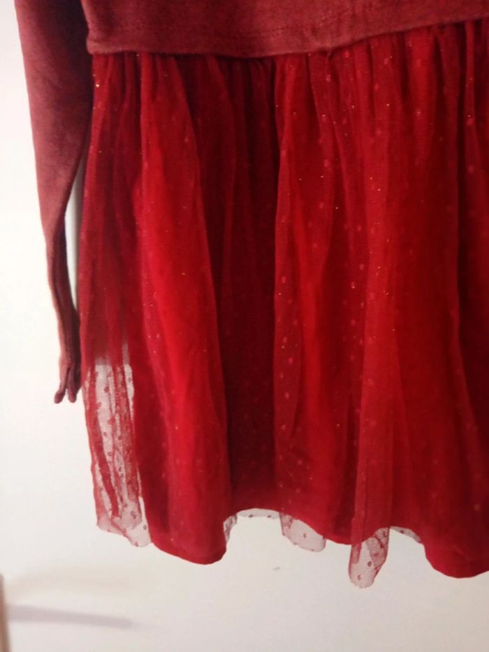 Jolie robe bordeaux . 8 ans - photo numéro 12