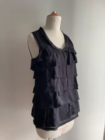 Haut noir en soie à volants Vero Moda T.36