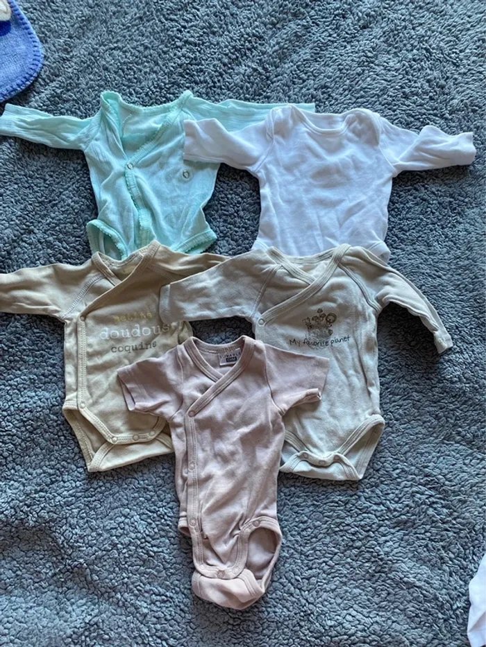 Lot de 5 bodies