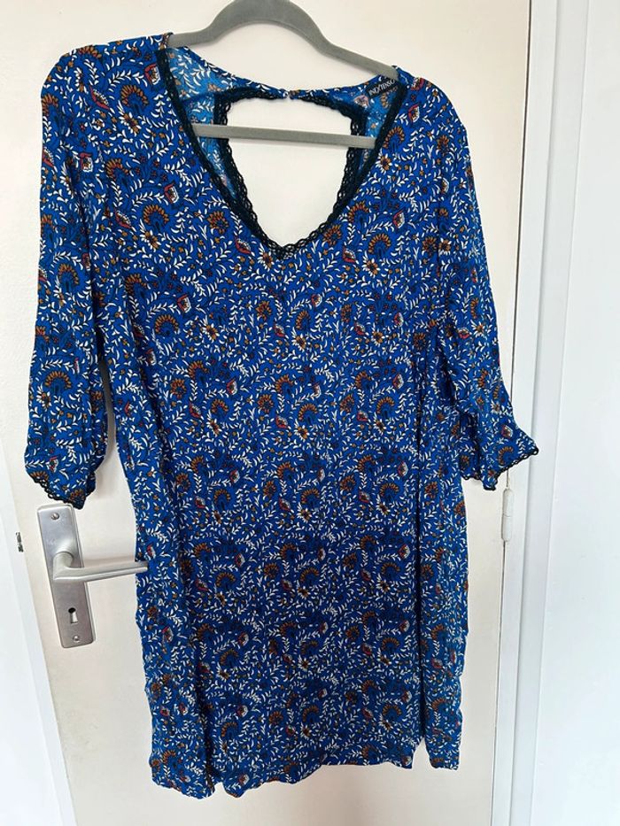 Robe bleue inextenso