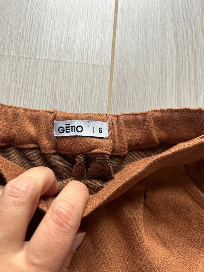 Short marron - photo numéro 2