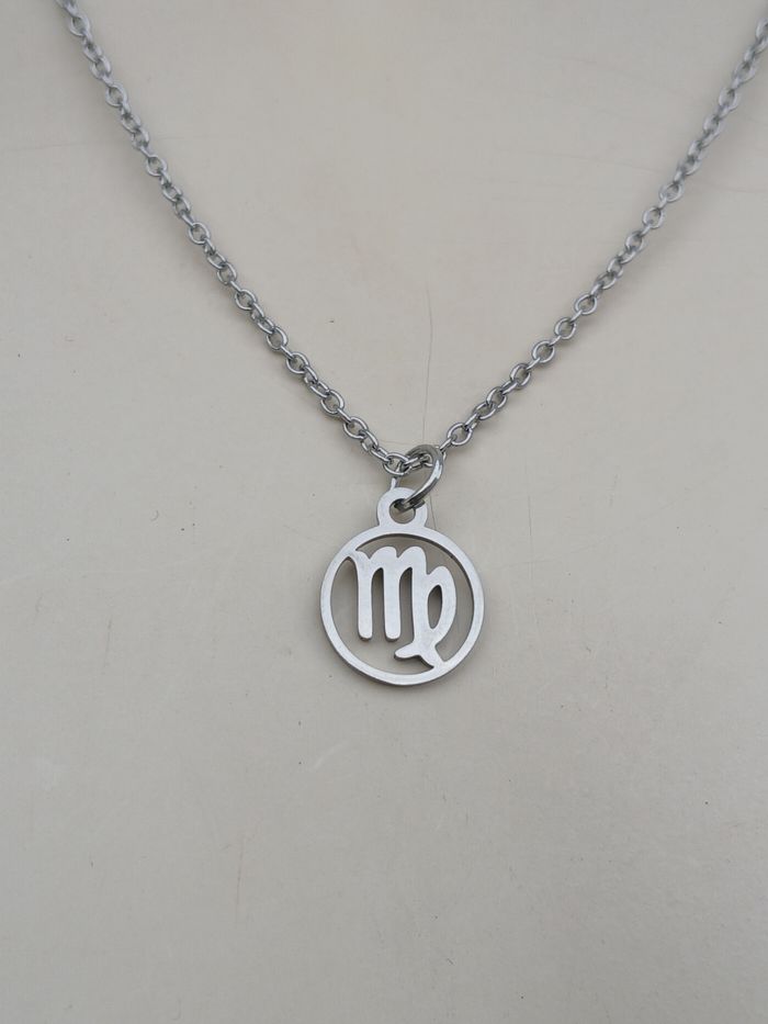 Collier en acier inoxydable argenté signe astrologique vierge ♍️