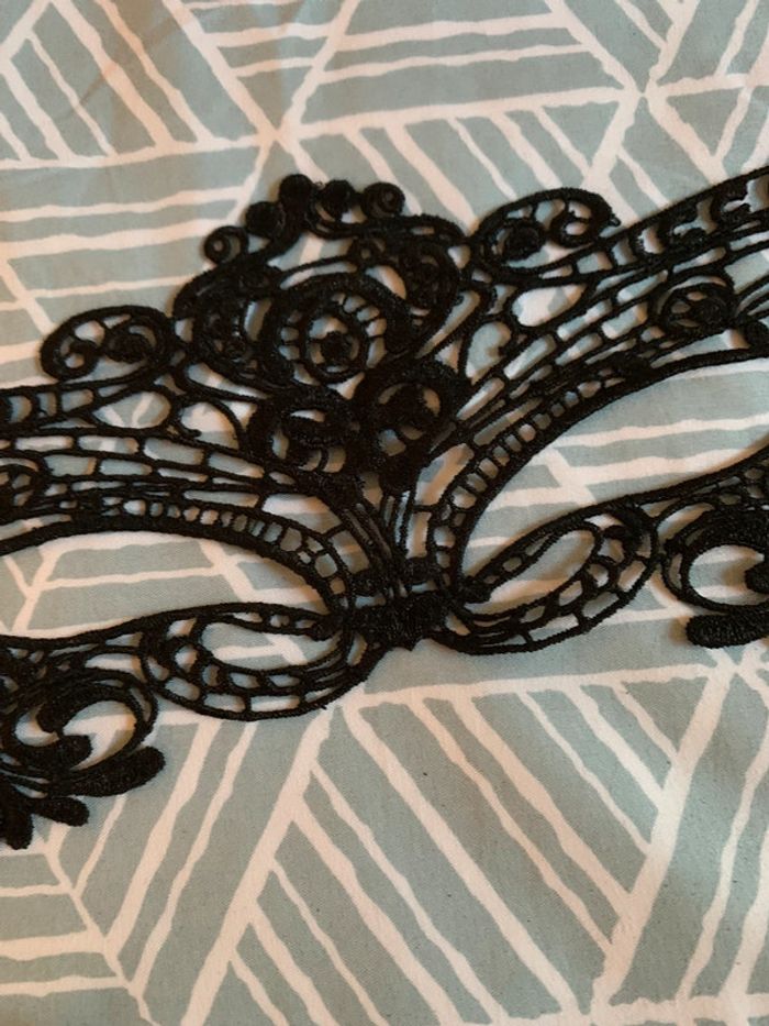 Masque / lou en dentelle noir