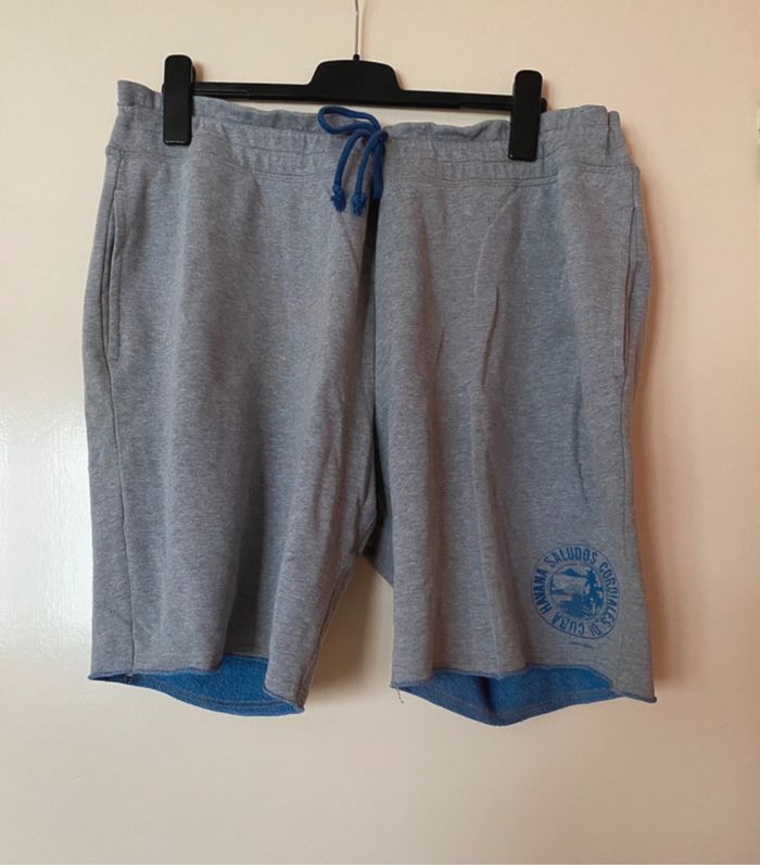 Short style sportswear