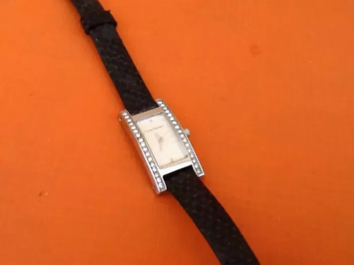 Montre femme Yves Bertelin WC17142 Boitier rectangulaire serti de zirconium - photo numéro 9