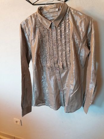 Chemise beige brillante