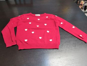 Pull rouge coeur blanc h&M 4-6 ans