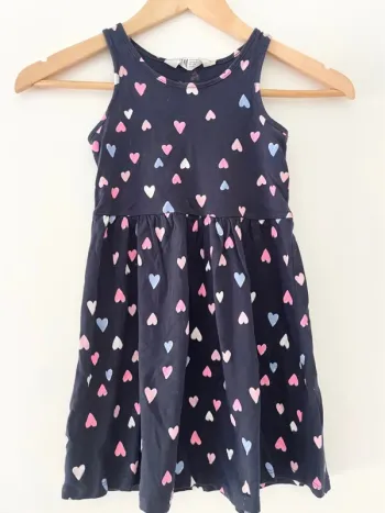 Robe H&M coeurs 4-6ans