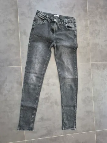 Jean noir fille 16 ans