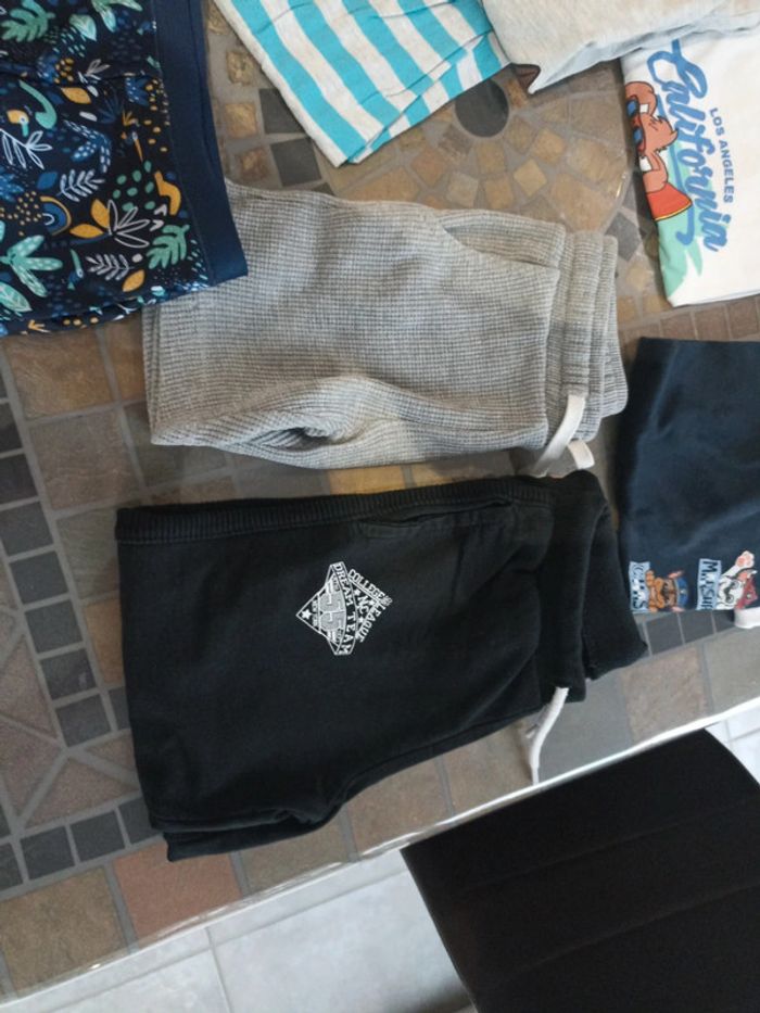 Lot vêtements 5ans - photo numéro 7