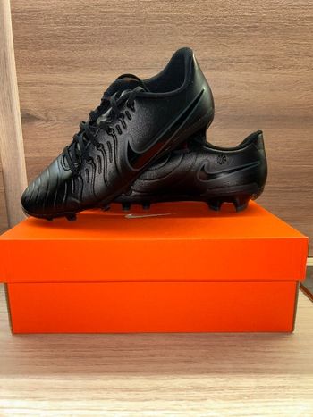 Crampons Nike noir