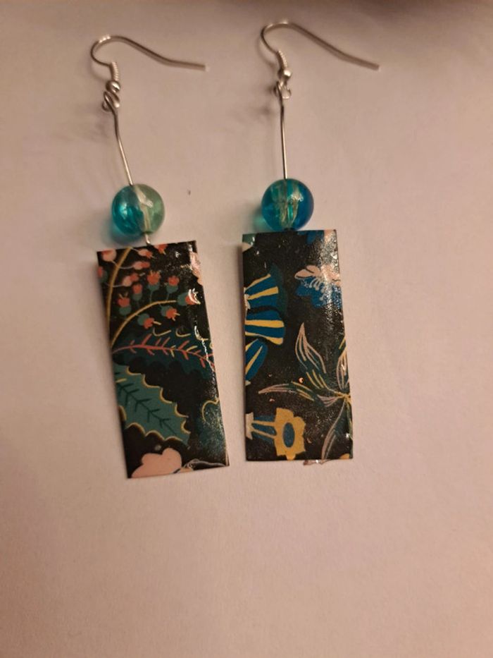 Boucles d'oreilles pendante multicolore légère - photo numéro 3