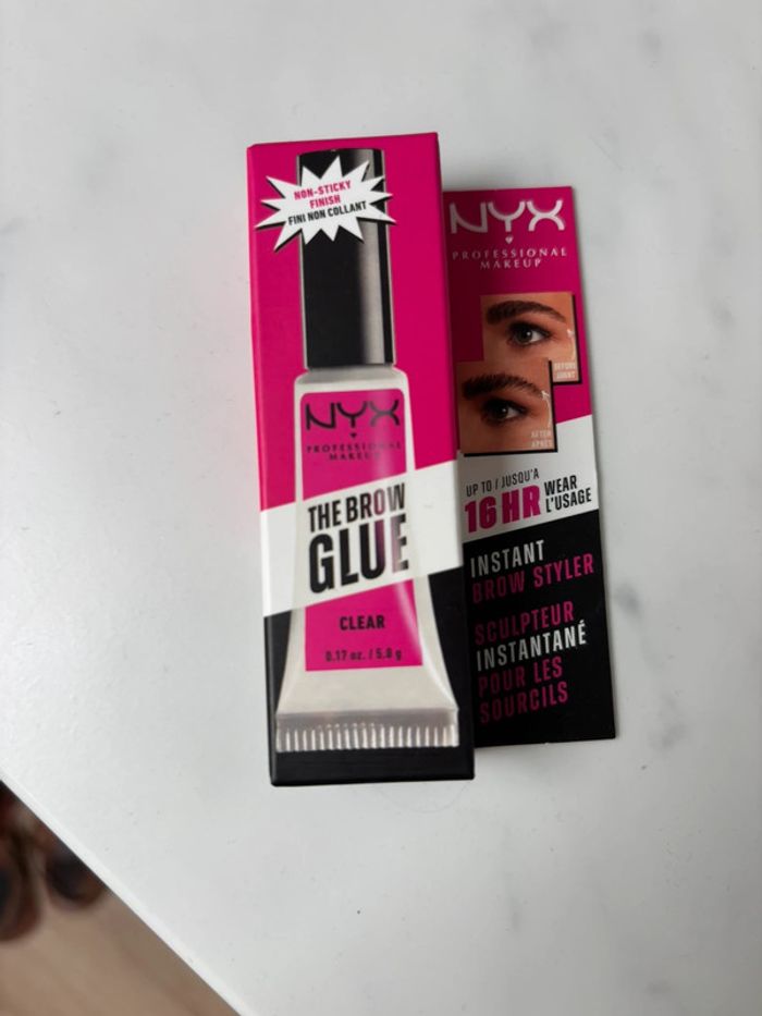 Sculpteur sourcils