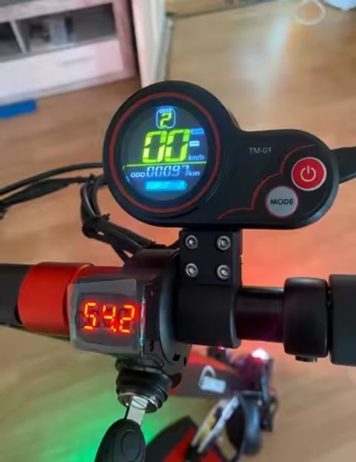 Siège démontable débridée 45 km/h 1500 watt 90km d'autonomie neuve Première main - photo numéro 8