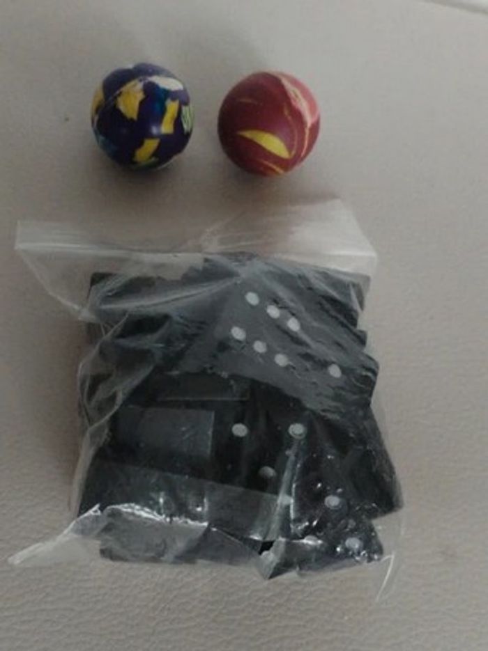 Lot 2 Rubicubes + balles rebondissantes + Domino - photo numéro 3