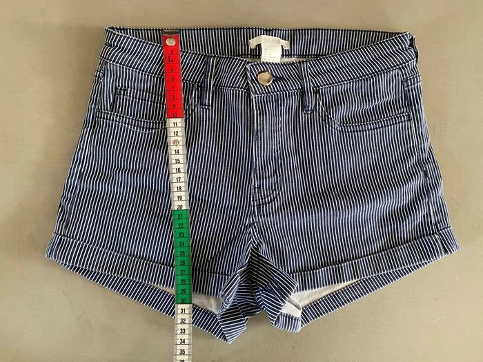 Short H&M marine et blanc à rayures style marinière taille 34 - photo numéro 16