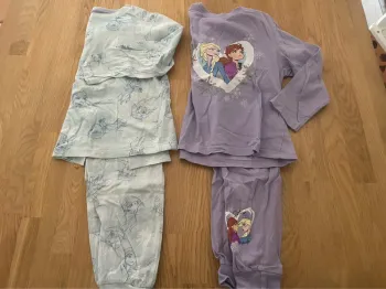 Lot pyjamas reine des neiges 5 ans