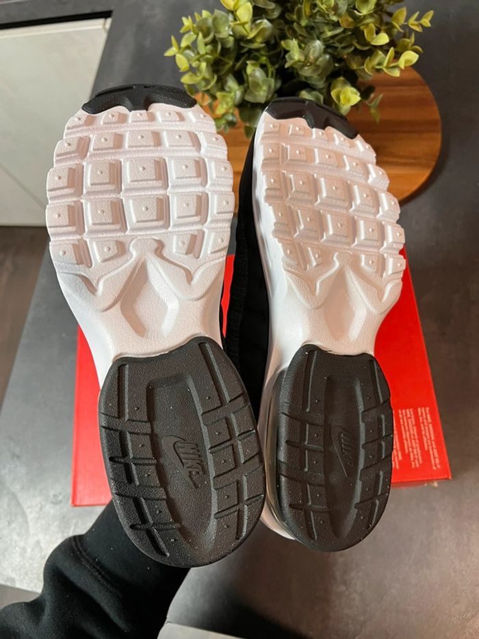Basket Nike homme taille 38.5 - photo numéro 8