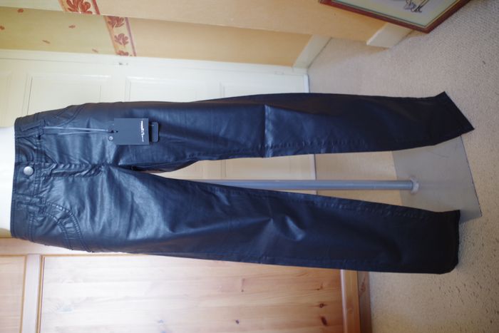 Js By Simorra - Pantalon, simili-cuir coupe slim noir T. 40 (FR) - photo numéro 2