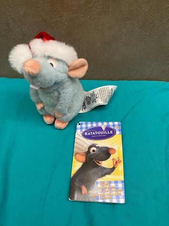 Peluche aimantée sur épaule rat Rémy ratatouille 