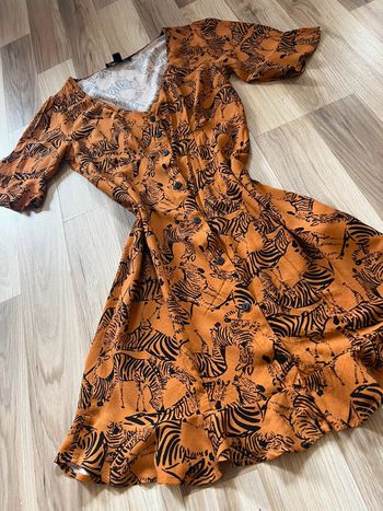 Robe amisu taille 38 motif orange noire