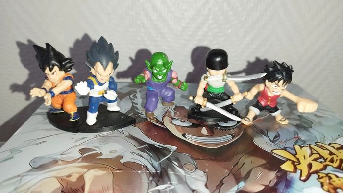 Lot figurine Dragon Ball One Piece Naruto Invincible figure anime