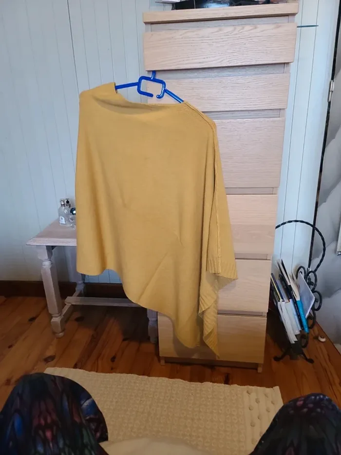 Très beau poncho - photo numéro 2
