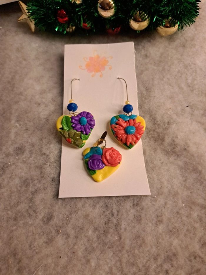 Boucles d'oreilles cœur et pendentif assortie multicolore - photo numéro 7
