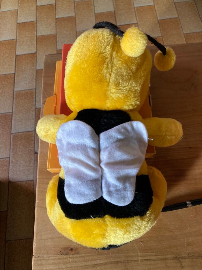 Peluche Winnie l ourson abeille - photo numéro 2