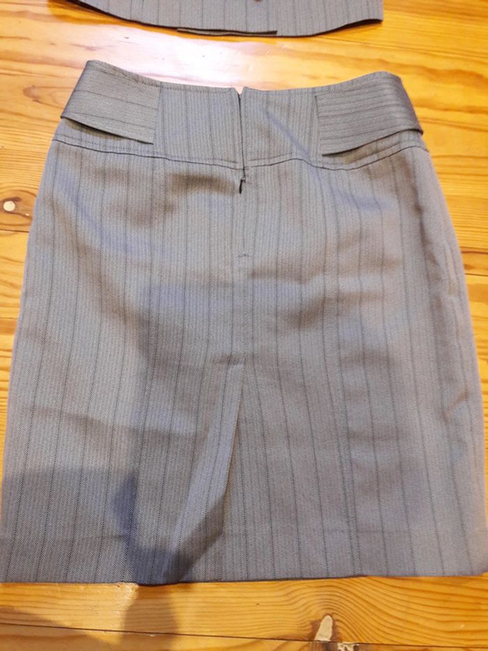 ensemble tailleur gris - photo numéro 2