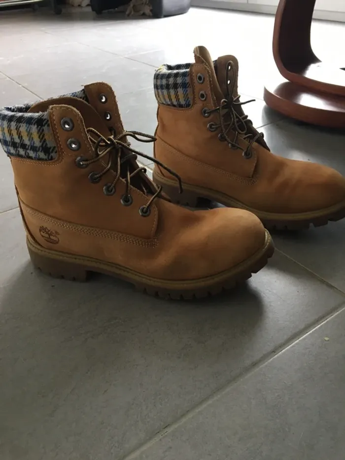 Chaussures homme Timberland beiges taille 40 - photo numéro 2