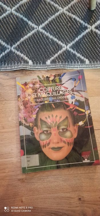 Livre coiffures et maquillages