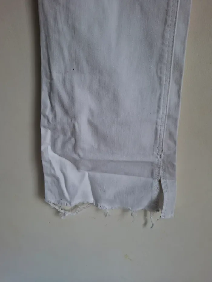 Jean blanc évasé- élégant et tendance, parfait pour toute saisons,Stradivarius neuf, taille 42 - photo numéro 2