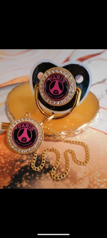 Tétine noir paris saint germain rose