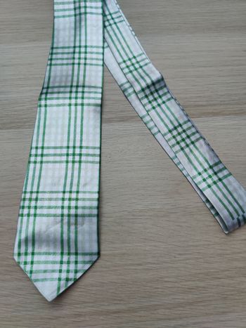 Cravate verte carreaux tartan écossais 