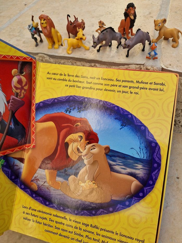 Livre Roi Lion + figurines - photo numéro 2