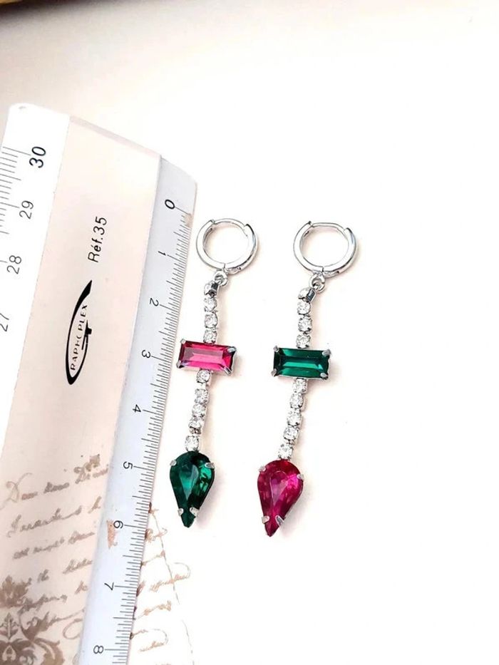 Magnifique paire de boucles d'oreilles pendantes avec strass style vintage - photo numéro 5