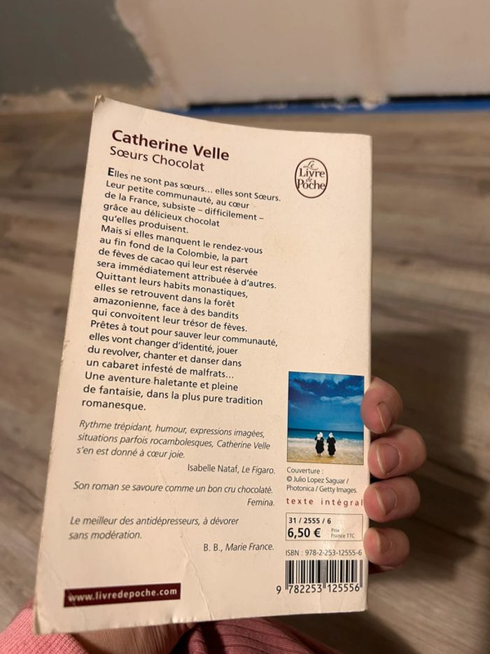 Livre les sœurs chocolat de Catherine velle - photo numéro 5