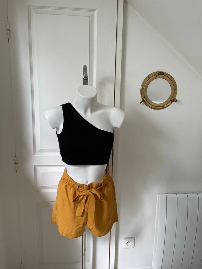 Short moutarde - photo numéro 2