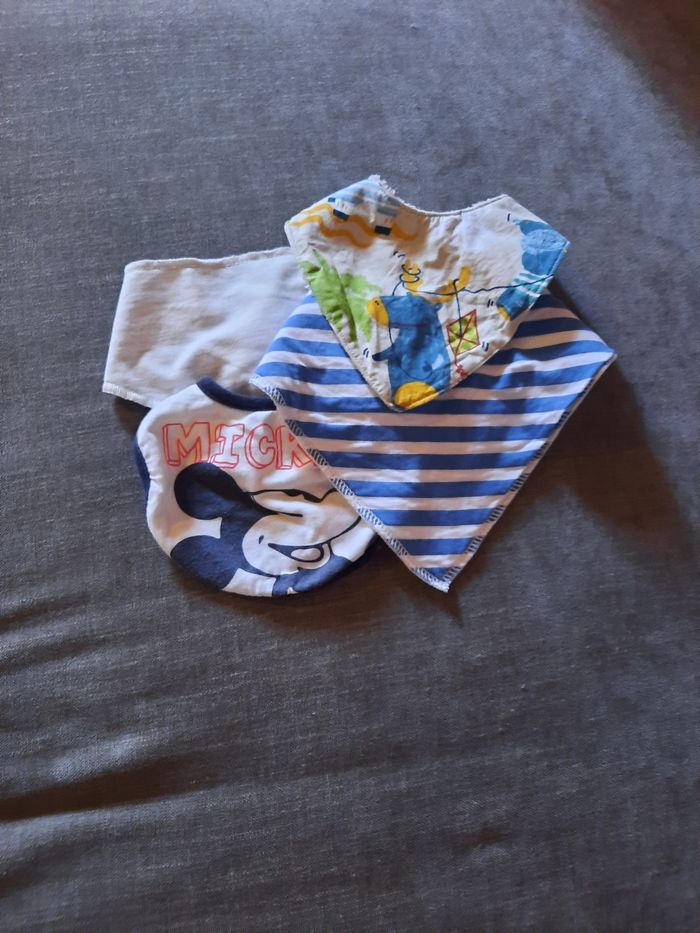 4 bandanas